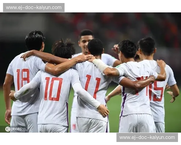 巴伊亚vs戈亚尼：南国足球的荣耀对决，激情碰撞点燃绿茵梦想！